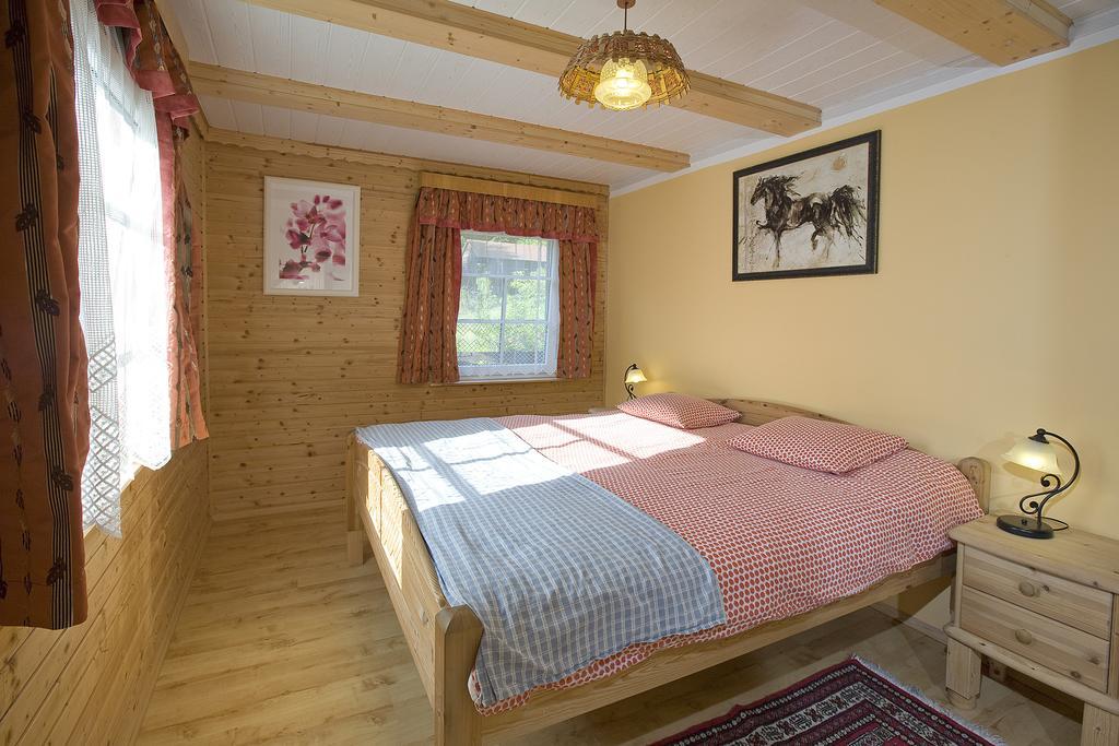 Das Altsteirische Landhaus - La Maison de Pronegg - Feriendomizil im Biosphärenpark Wienerwald Pressbaum Zimmer foto
