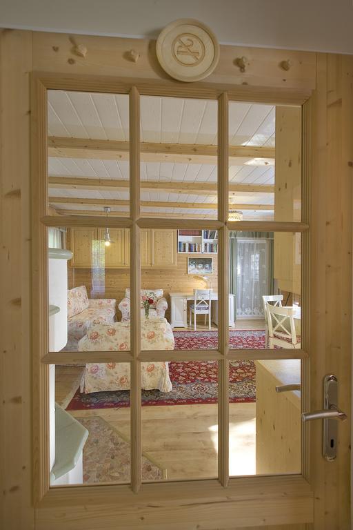 Das Altsteirische Landhaus - La Maison de Pronegg - Feriendomizil im Biosphärenpark Wienerwald Pressbaum Zimmer foto
